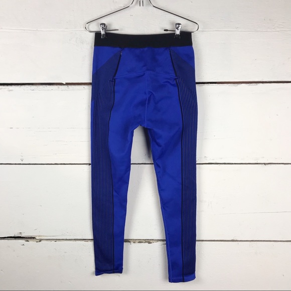 Fabletics Ultra High-Waisted Seamless Leggings - Picture 2 of 6